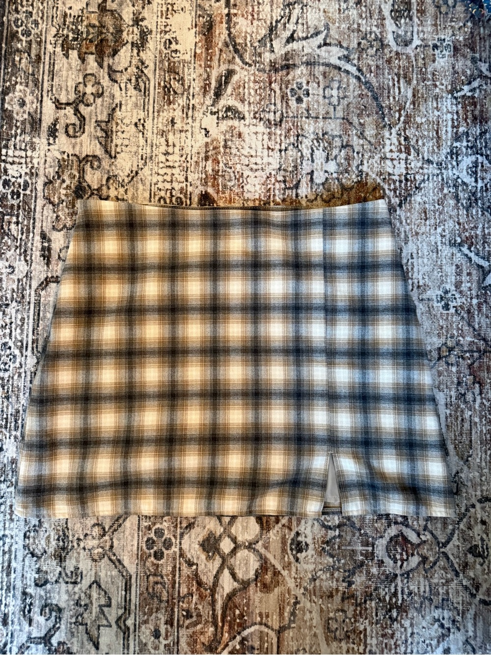 Old Navy Plaid Mini Skirt in Beige and Gray